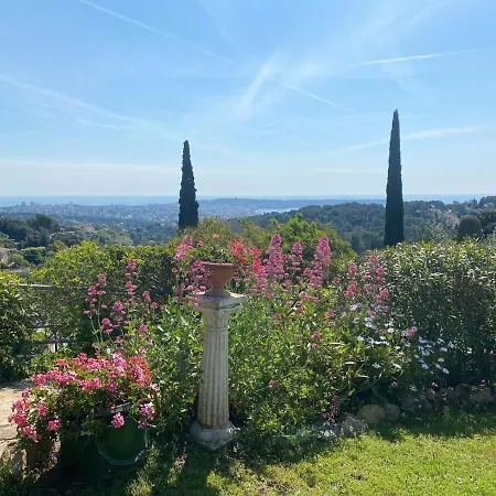 Near Cannes With Pool And Views