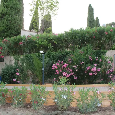 Near Cannes With Pool And Views *