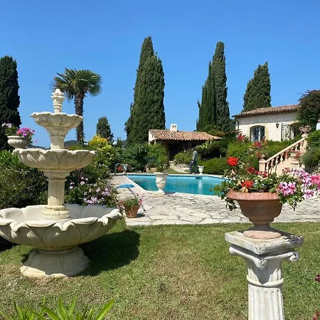 Near Cannes With Pool And Views 别墅